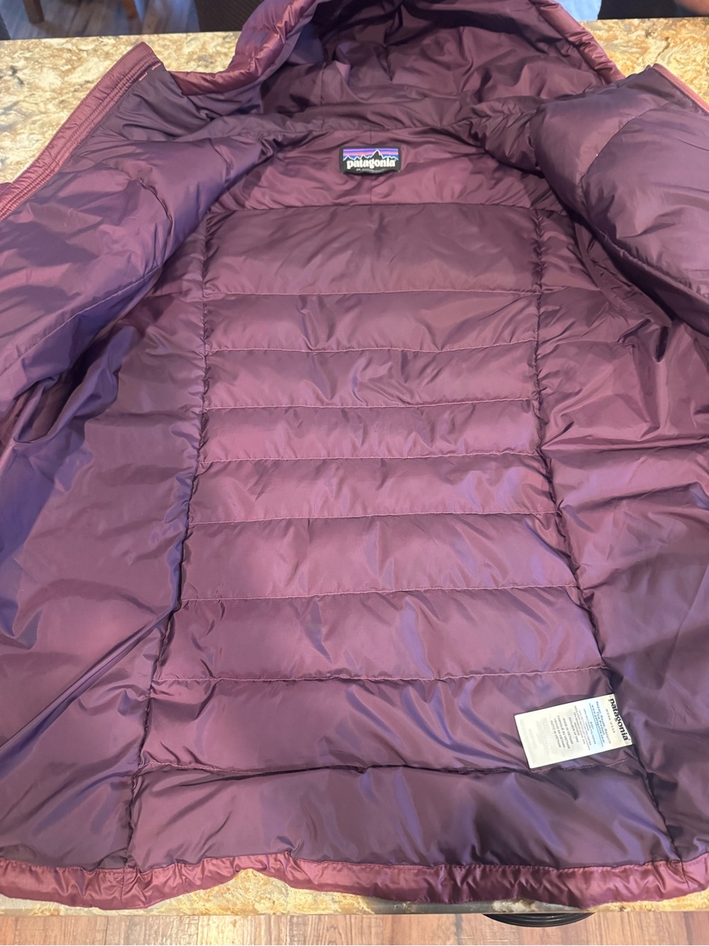 Patagonia Women's Hooded Puffer Jacket - Maroon - Picture 4 of 5